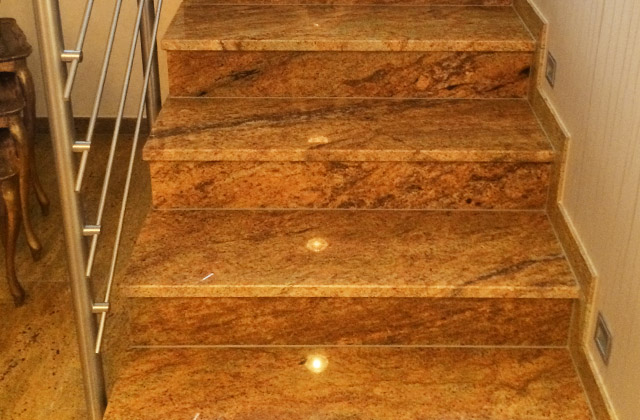 Treppe Granit Kashmir Gold (Privat)