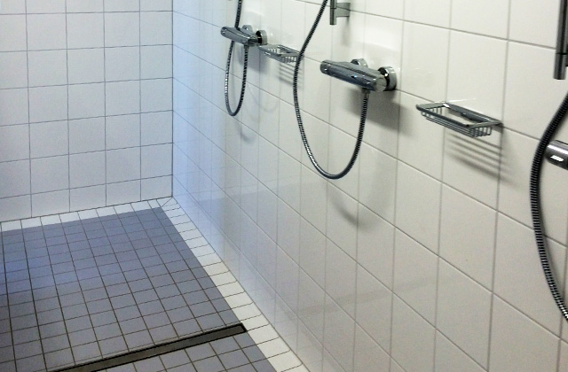Ebenerdige Dusche mit integrierter Abflussrinne LWZ Mechterstädt